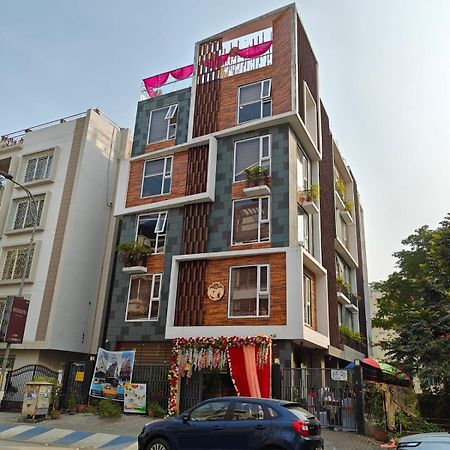 Nk7 Newtown Hotel Колката Екстериор снимка