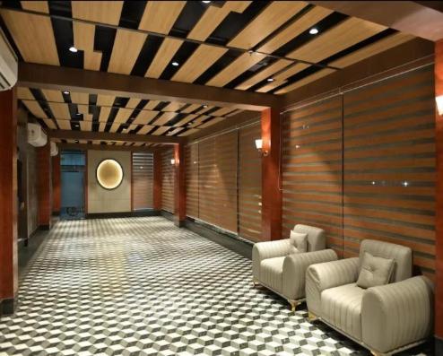 Nk7 Newtown Hotel Колката Екстериор снимка